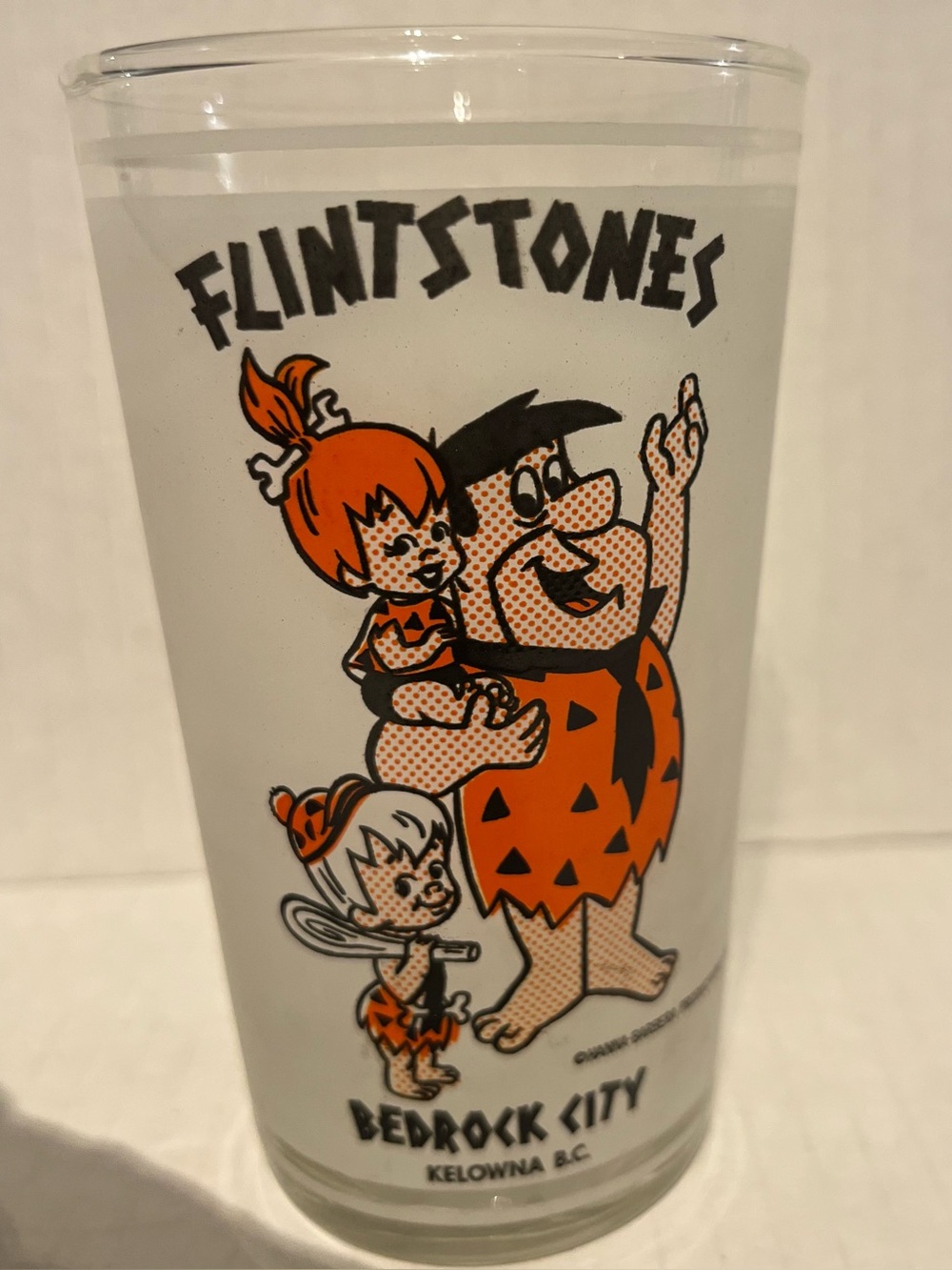 RARE VINTAGE 1973 THE FLINTSTONES GLASS 1973 BEDROCK CITY KELOWNA BC. - Picture 1 of 6